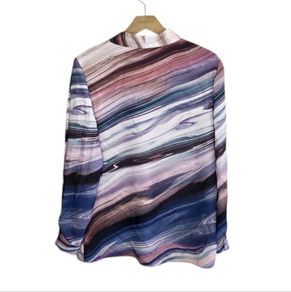 Chico's | Colorful Swirled Mable Long Split Sleeve V-neck Blouse Size 1 or 8/10 - Picture 7 of 7